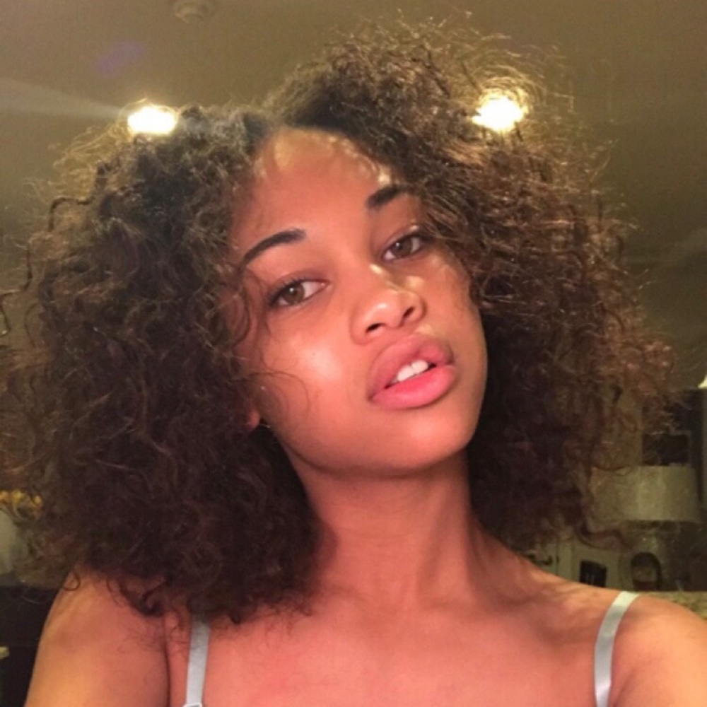 Meet your Posher, Ayana